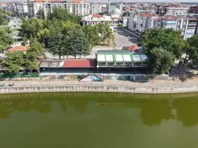 Konya’da Emeklilere Özel Çay Keyfi: Taş Köprü Manzaralı Yeni Mekan