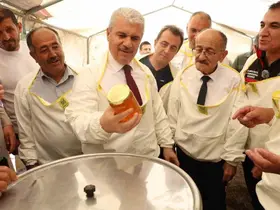 Konya’da geleneksel bal hasadı programı