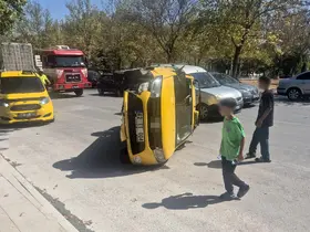 Konya’da iki araçlı kazada ticari taksi devrildi: 1 yaralı
