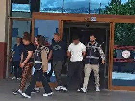 Konya’da sahte altın satan şüpheliler yakalandı