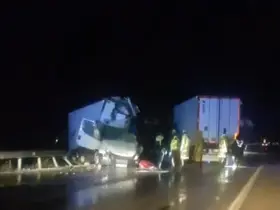 Konya’da tır ile kamyonet çarpıştı: 1 ölü, 2 yaralı