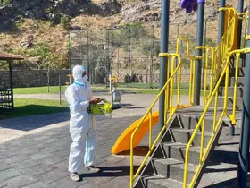 Körfez’de çocuk parklarında hijyen mesaisi
