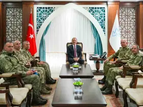Korgeneral Topaloğlu, Hakkâri Valiliği’ni ziyaret etti
