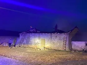 Korkut’ta ahır yangını: Dumandan etkilen 6 kişi hastaneye sevk edildi
