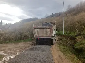 Köy yollarında çalışmalar sürüyor
