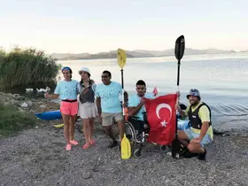 Köyceğiz Gölü’nde 30 Ağustos ve Dünya Barış Günü’nde ‘İki Devlet Bir Can’ mesajı
