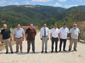 Köylerde parke taşı döşeme çalışmaları sürüyor
