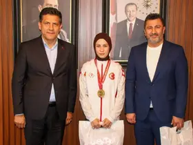 Kozanlı boksör Azranur, Gençler Olimpiyatları’nda Türkiye’yi temsil edecek
