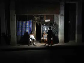 Küba’da elektrik şebekesi bu hafta ikinci kez çöktü, ülke karanlığa gömüldü
