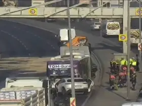 Küçükçekmece’de otomobil, İETT otobüsüne çarptı: 3 ölü
