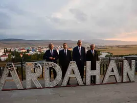 Kültür ve Turizm Bakanı Ersoy, tarihi Ardahan kalesinde inceleme yaptı
