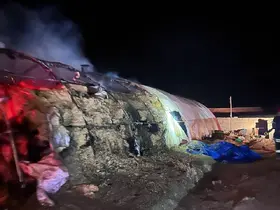 Kulu'da bahçedeki saman balyaları alev alev yandı