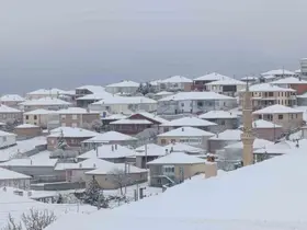 Kulu’da mevsimin ilk kar yağışı etkili oldu
