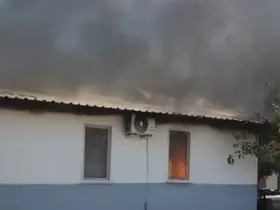 Kumluca’da yaşlı kadının yalnız yaşadığı ev yandı

