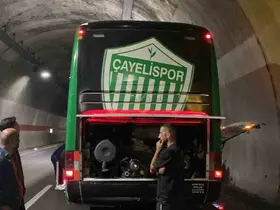 Kurban ve dualarla uğurlanan Çayelispor, tünelde mahsur kaldı
