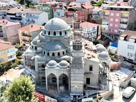Kuruçeşme Merkez Cami gün sayıyor
