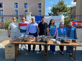Kütahya AK Gençlik’ten yeni üniversite öğrencilerine çorba ikramı
