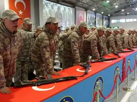 Kütahya Hava Er Eğitim Tugay Komutanlığında 2025 4A Tertip Erler yemin ederek usta asker oldu
