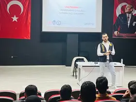 Kütahya İl Emniyet Müdürlüğü’nden öğrencilere siber farkındalık semineri
