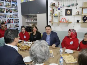 Kütahya’da "Farklı değil, birlikte" projesi hayata geçirildi

