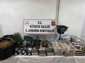 Kütahya’da jandarmadan kaçak tütün ve sigara operasyonu
