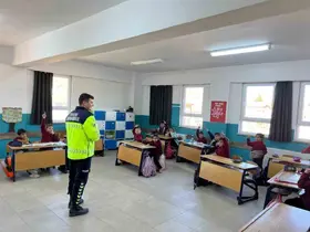 Kütahya’da jandarmadan öğrencilere trafik eğitimi
