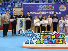 Kütahya’da Ulusal Robot Yarışması’nda dereceye giren öğrenciler ödüllerini aldı
