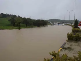 Kuvvetli yağışın etkili olduğu Antakya’da eğitime 1 gün ara verildi
