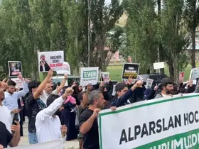 Kuytul taraftarları Erzurum’da cezaevi önünde izinsiz gösteri yaptı
