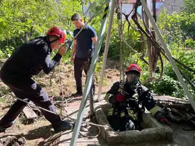 Kuyuya düşen yavru kedi itfaiye ekiplerince kurtarıldı
