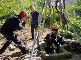 Kuyuya düşen yavru kedi itfaiye ekiplerince kurtarıldı