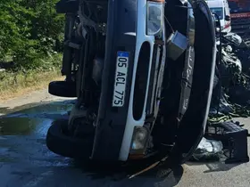 Lastiği patlayan otomobil devrildi: 1 yaralı
