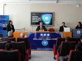 Lise öğrencilerine dijital farkındalık semineri düzenlendi
