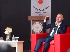 Liseli öğrenciler sordu Başkan Büyükakın cevapladı
