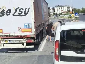 Lüleburgaz’da seyir halindeki tır alev aldı
