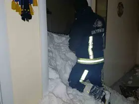 Mahalleye çığ düştü: 1 kişi kayıp, 22 ev boşaltıldı
