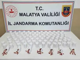 Malatya’da 5 bin 561 adet sentetik ecza hap ele geçirildi
