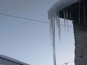 Malatya’da buz sarkıtları metreyle ölçüldü
