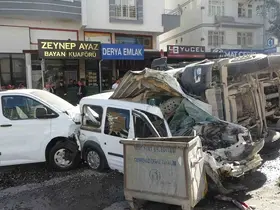 Malatya’da freni patlayan hafriyat kamyonu dehşet saçtı: 5 yaralı

