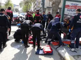Malatya’da yunus timleri kaza yaptı: 2 polis yaralı
