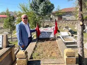 Malatyalı şehit polis Battal Günay kabri başında dualarla anıldı

