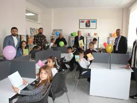 Malazgirt İlkokulu yeni kütüphane açıldı

