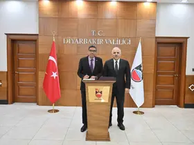 Malezya Ankara Büyükelçisi Shaffieq Vali Murat Zorluoğlu ile bir araya geldi
