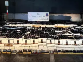 Manavgat’ta 25,5 milyonluk kaçak ürün operasyonu

