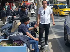 Manavgat’ta korkutan kazada sürücü kask sayesinde hayatta kaldı
