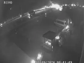 Manavgat’ta refüjdeki kuru otlar yandı
