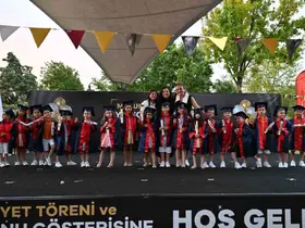 Manisa Büyükşehir’in minikleri yıl sonu gösterisinde alkış topladı
