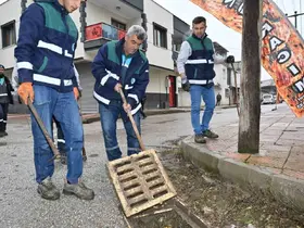 Manisa’da ekipler yağışa karşı sahada
