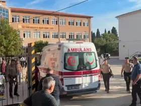 Manisa’da okul önünde silahlı saldırı: Yaralı öğrenciler var
