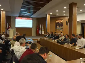 Manisa’da zeytin ve zeytinyağı sektörü masaya yatırıldı

